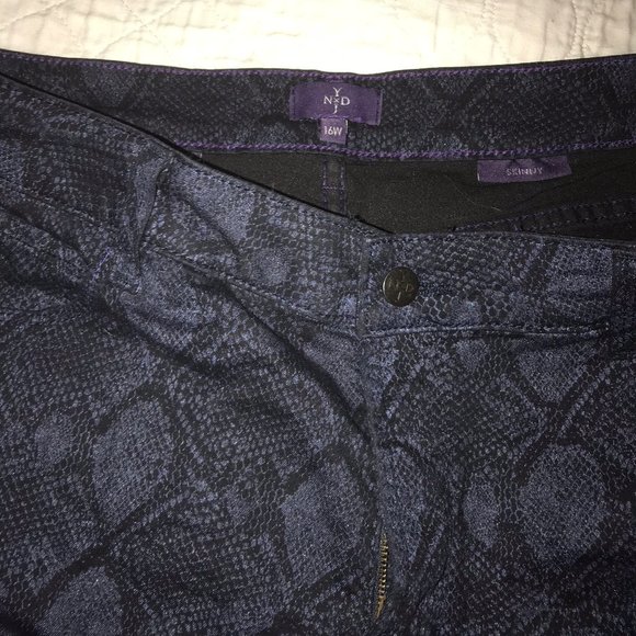 NYDJ Reptile Snakeskin print Skinny Pants - Picture 3 of 7